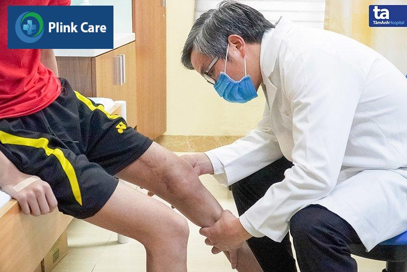 Bác sĩ sẽ thăm khám và quyết định có cần phẫu thuật tái tạo dây chằng hay không