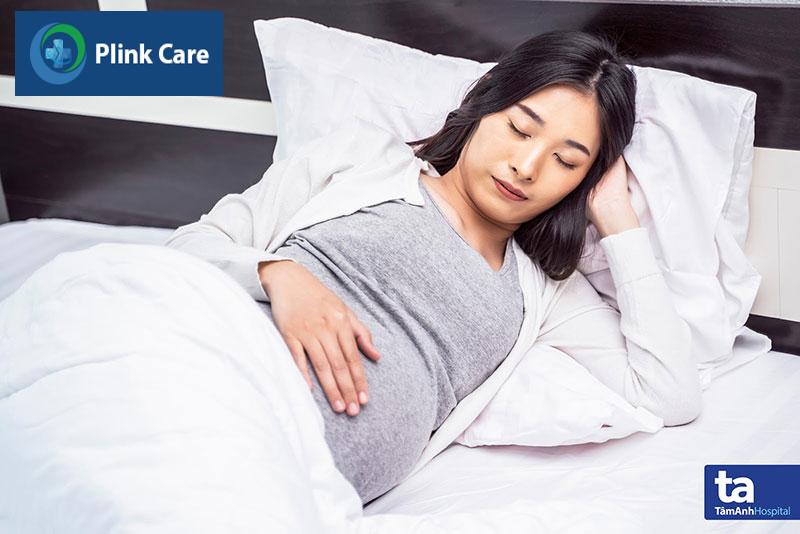 Mẹ bầu ngủ nghiêng trong tam cá nguyệt thứ ba sẽ an toàn hơn cho em bé