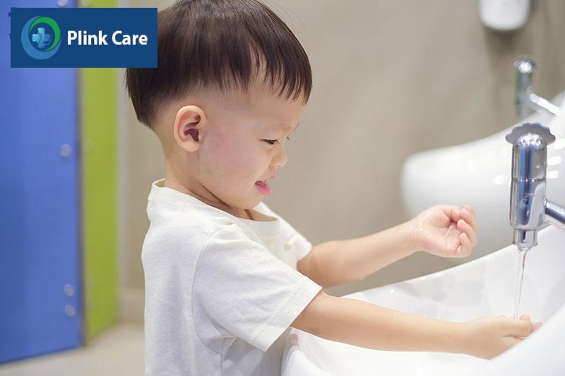 Hướng dẫn trẻ rửa tay đúng cách phòng bệnh tay chân miệng