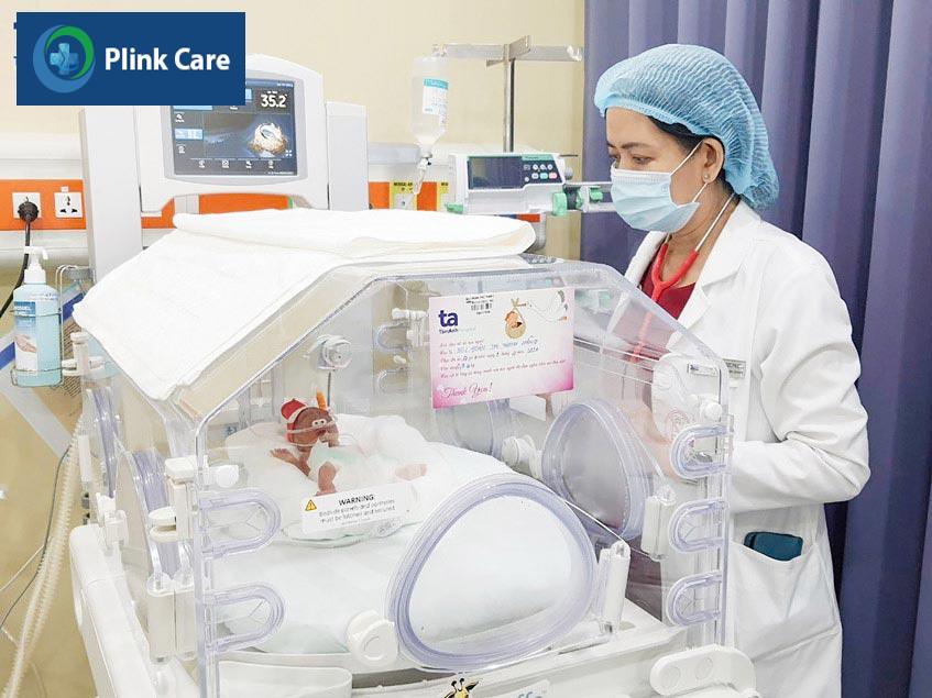 Trẻ sinh non được chăm sóc trong lồng ấp đặc biệt tại khoa Sơ sinh PlinkCare