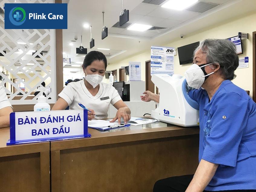 kiểm tra trước khi tiêm evusheld
