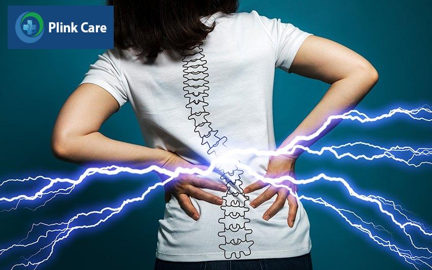 đau lưng âm ỉ hoặc đau thắt vùng lưng