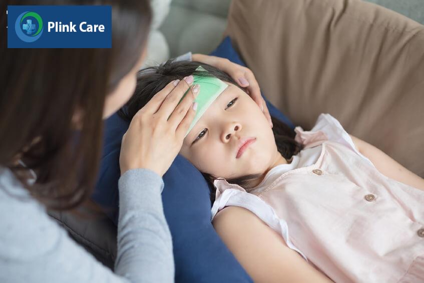 triệu chứng trẻ bị sốt xuất huyết