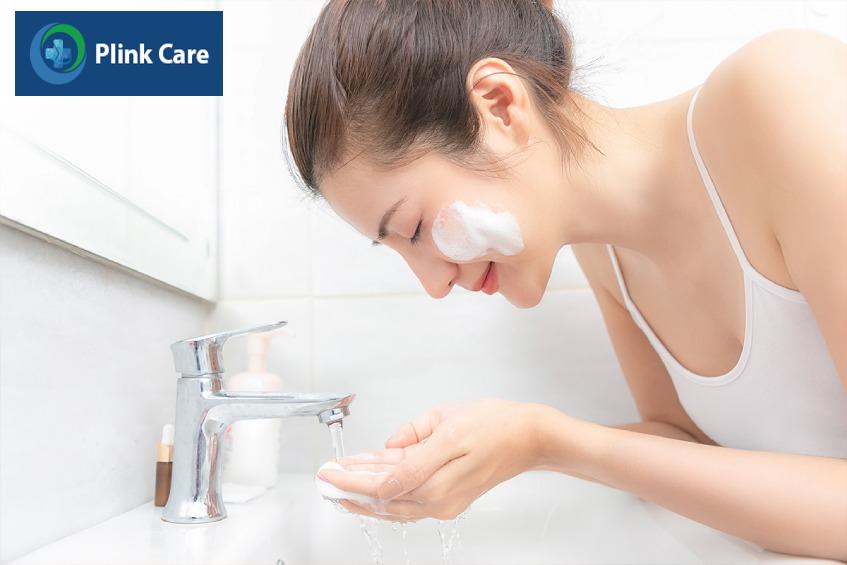 rửa mặt hằng ngày