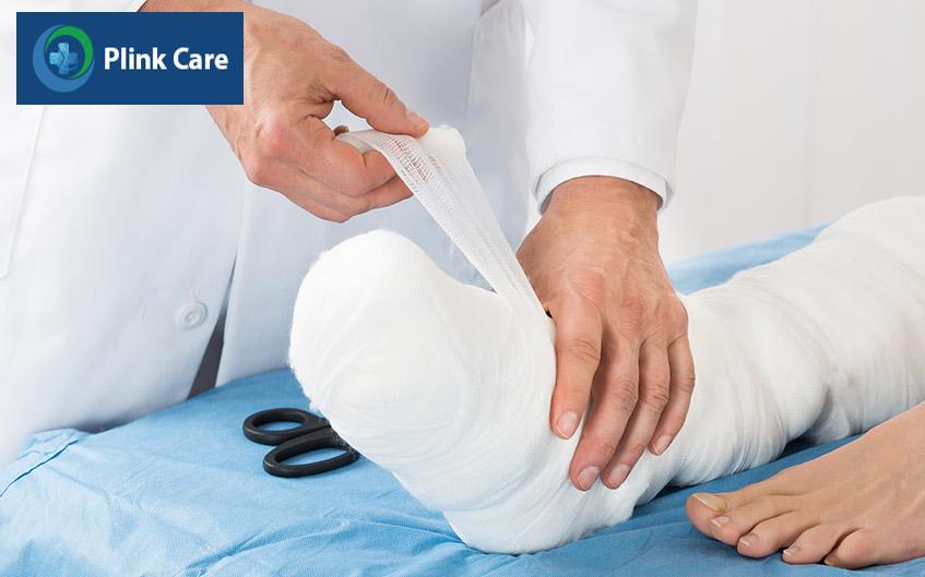 tiến hành bó bột