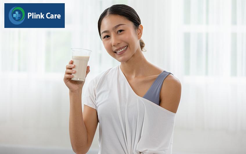 uống sữa đầy đủ