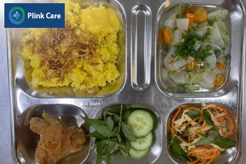 suất ăn trưa của học sinh trường ischool