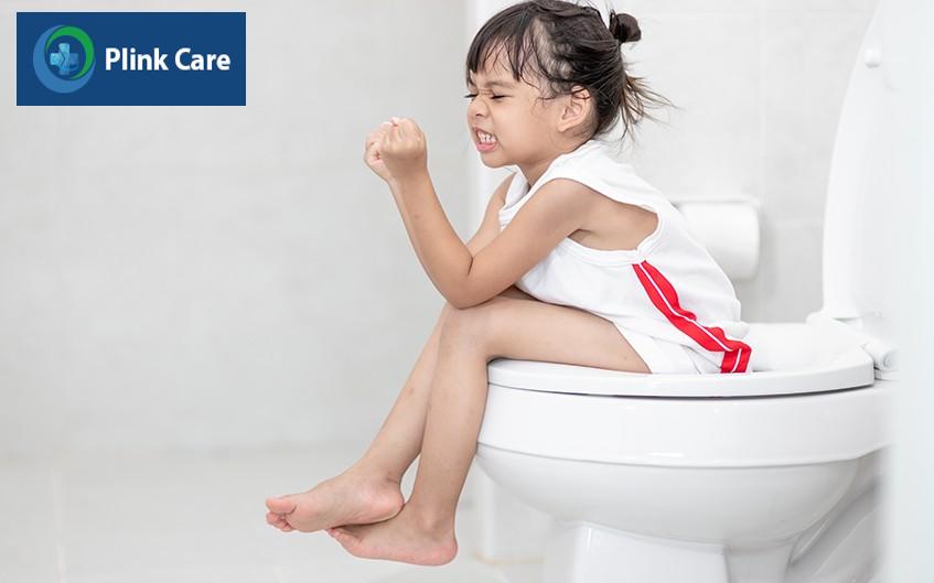 Táo bón khiến trẻ rặn nhiều để đẩy phân ra ngoài