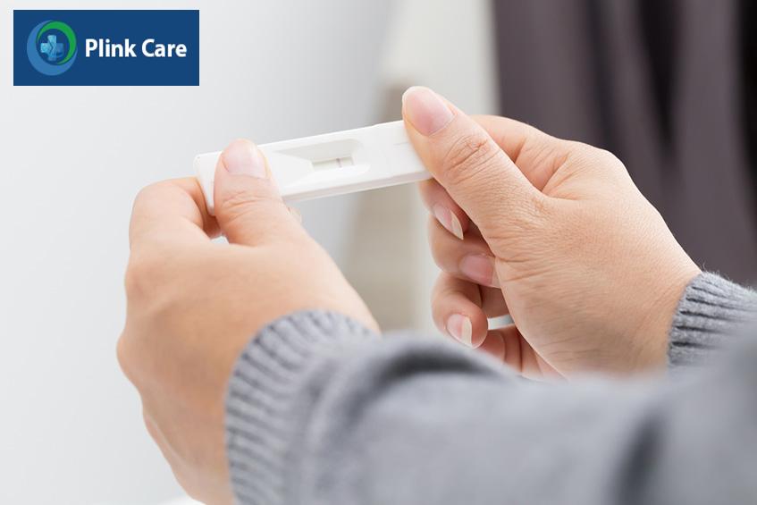 trao đổi tình trạng sức khỏe với bác sĩ