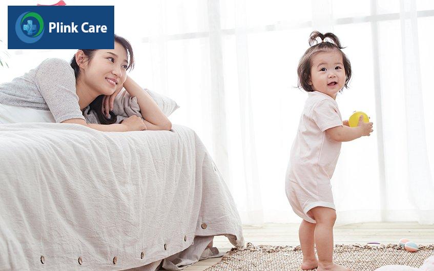 Khi trẻ tròn 1 tuổi, trẻ đã có thể tự đứng dậy mà không cần vịn