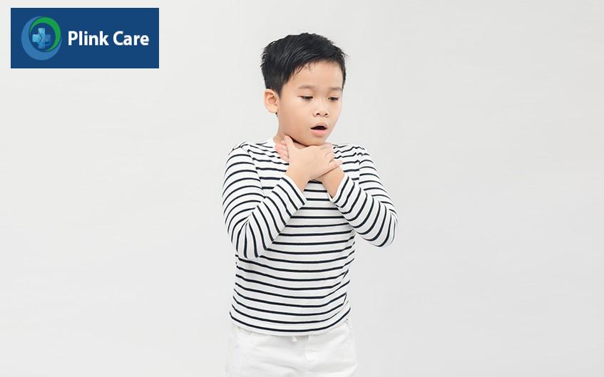 Trẻ bị khó thở do viêm tiểu phế quản cấp