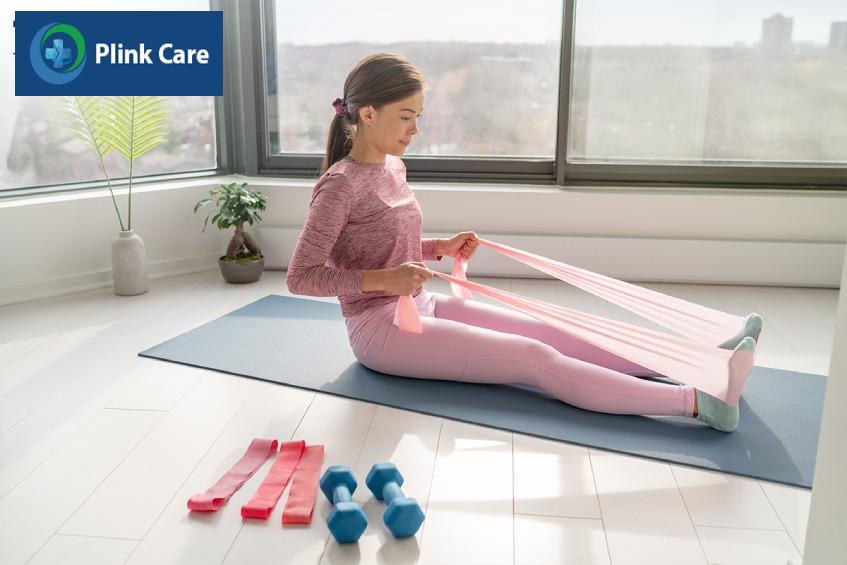 Động tác chèo thuyền hoặc kéo ngang tương tự