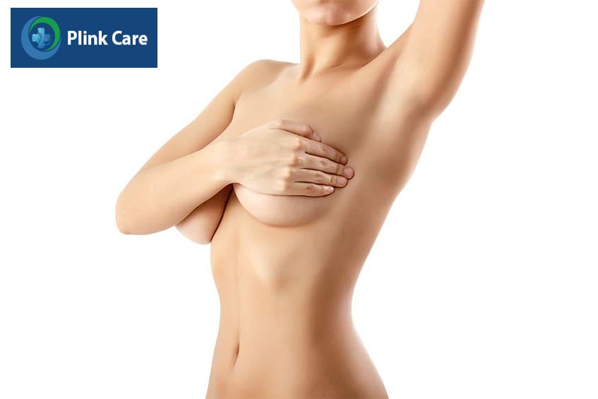 Đứng hoặc ngồi thẳng lưng