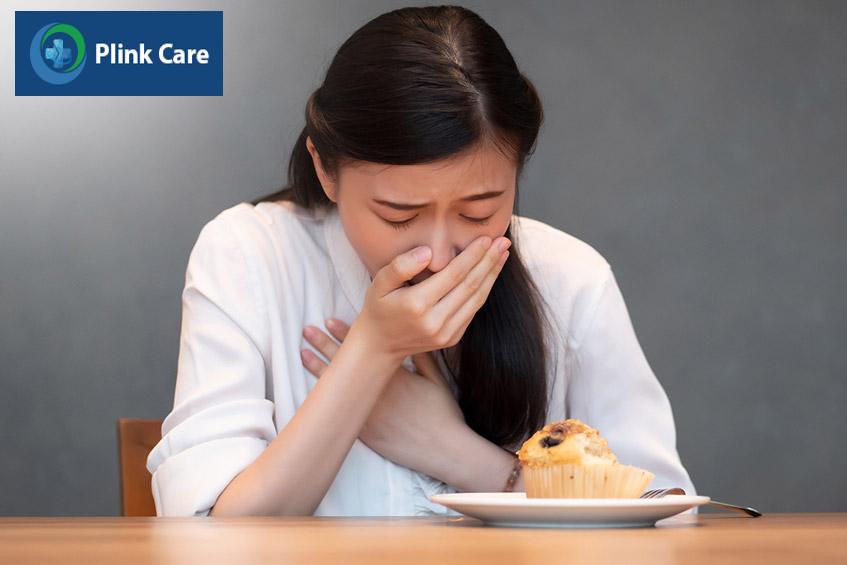 nhạy cảm với mùi vị và buồn nôn