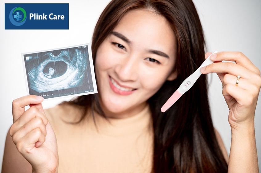 thực hiện siêu âm để xác định vị trí thai nhi