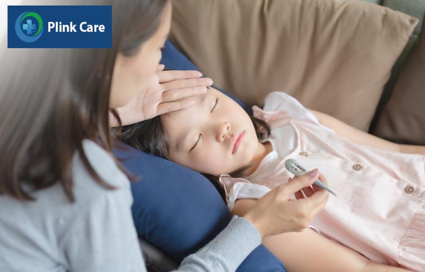 Trẻ sốt cao do cúm A cần được hạ sốt đúng cách