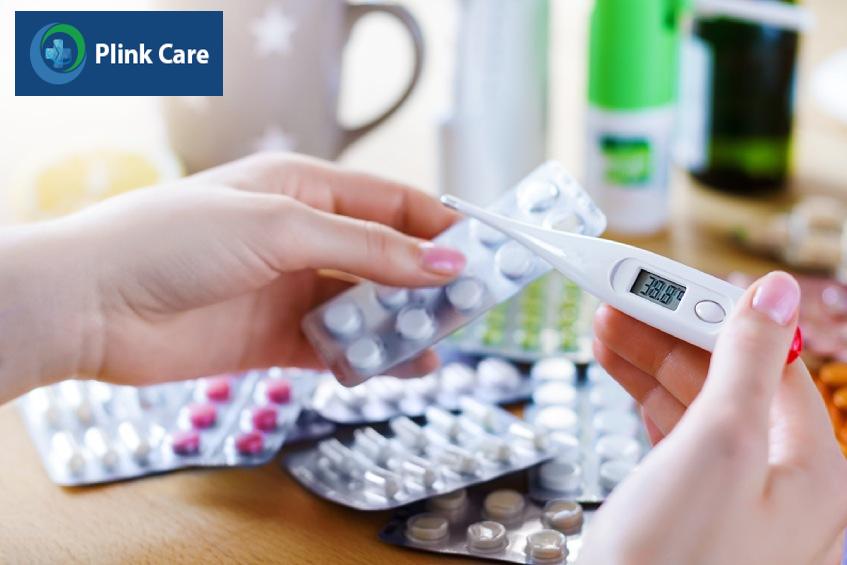Bố mẹ có thể hạ sốt cho trẻ bằng thuốc giảm đau, hạ sốt