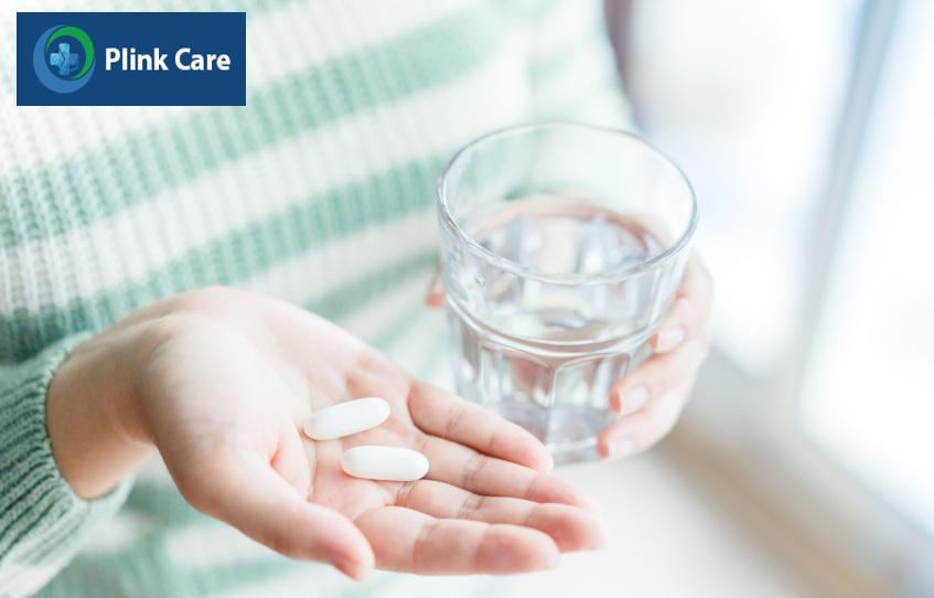 Cho trẻ dùng thuốc hạ sốt theo chỉ định của bác sĩ