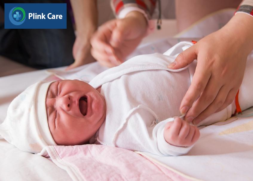 Trình trạng giật mình khi ngủ khiến trẻ thức giấc