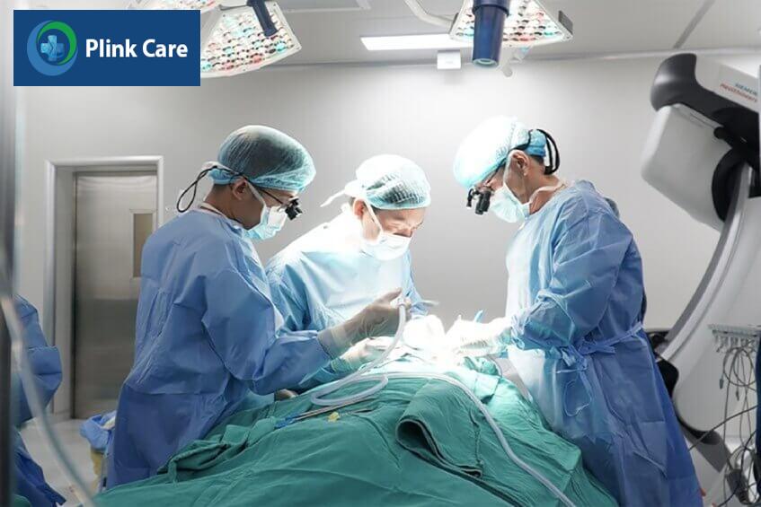 bác sĩ điều trị ung thư