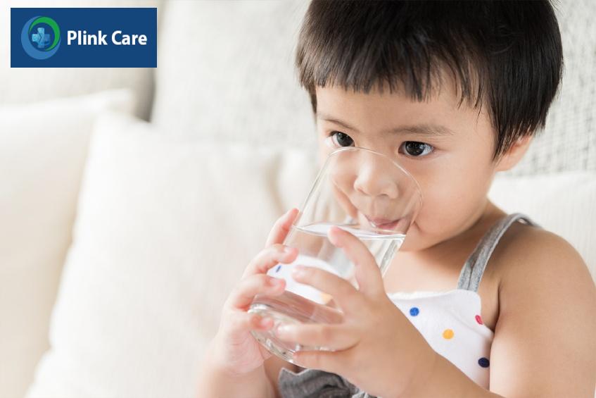 Trẻ bị tiêu chảy nên uống nhiều nước hơn bình thường