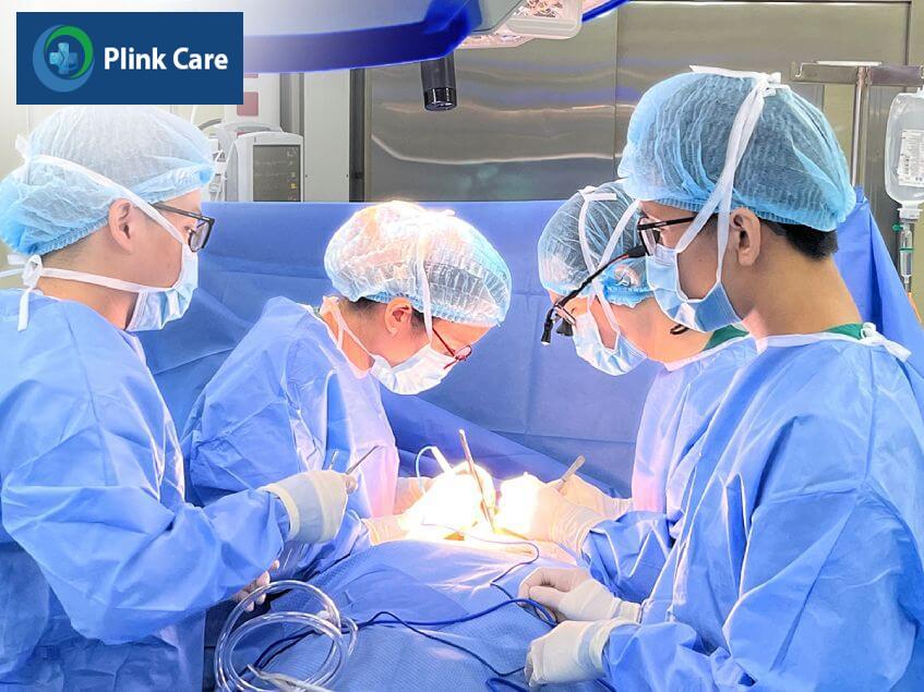 bác sĩ phẫu thuật ung thư tuyến giáp thể nang