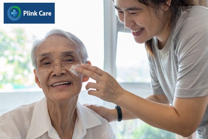 giảm nguy cơ ung thư hắc tố với kem chống nắng