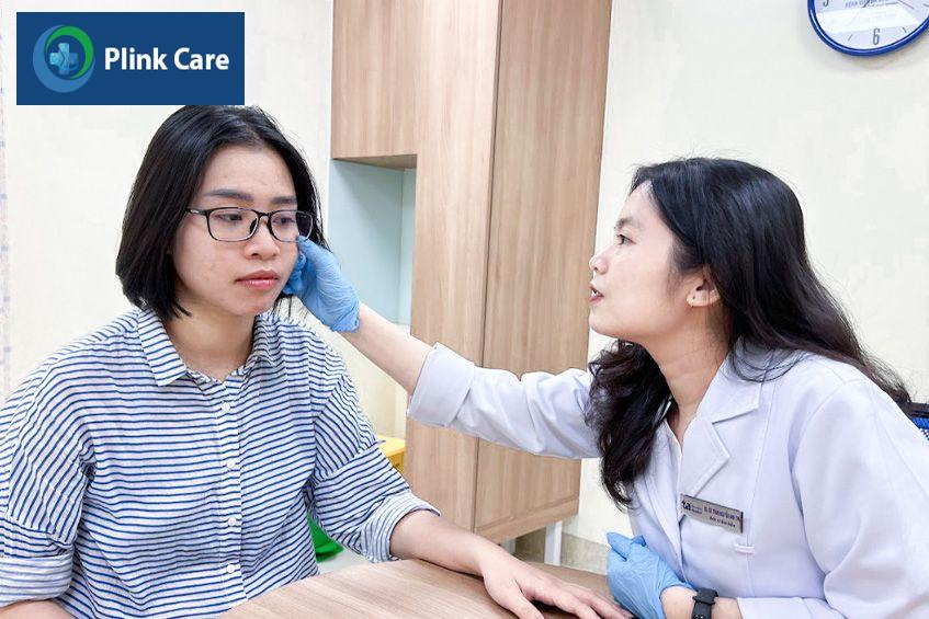 khám và điều trị cho người bệnh nổi mụn nội tiết