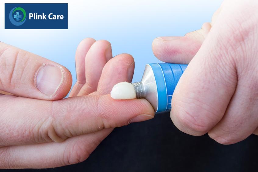 Liều lượng cho mỗi lần bôi thuốc thường tính theo đốt ngón tay