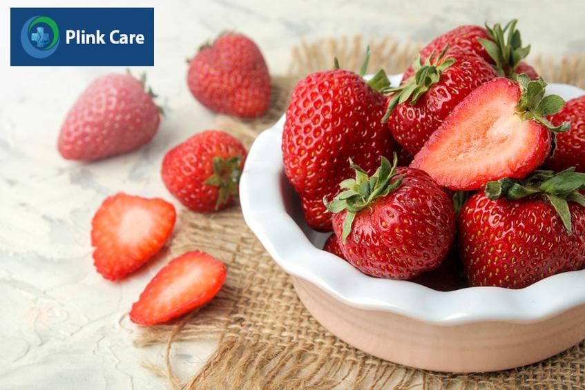 Trong dâu tây có chứa nhiều vitamin C có khả năng cải thiện sinh lý phái mạnh