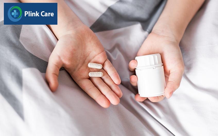 Trẻ bị đau đầu nên uống thuốc đúng theo chỉ định của bác sĩ