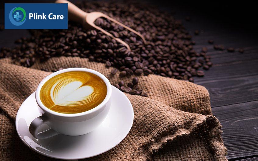 Trẻ có thể bị đau đầu do uống các loại nước có chất kích thích