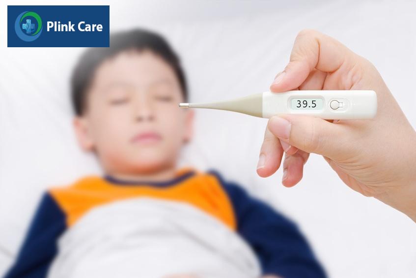 Trẻ sốt cao đột ngột do viêm màng não