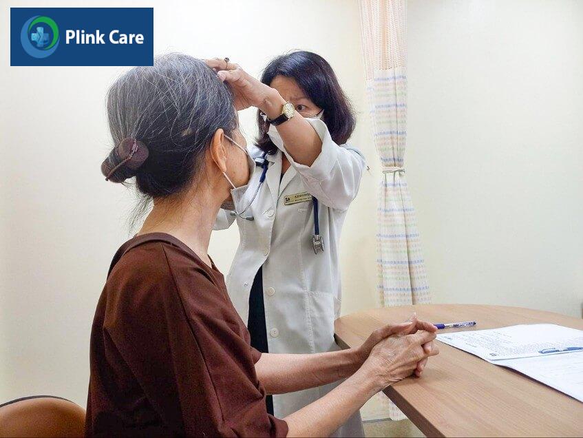 người có triệu chứng đột quỵ nhẹ đi khám