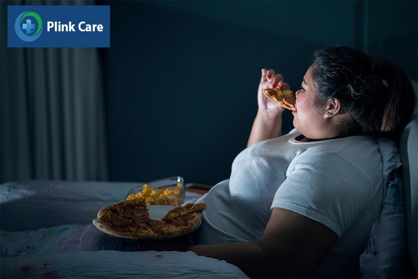 Thức khuya thường thèm các thực phẩm không lành mạnh