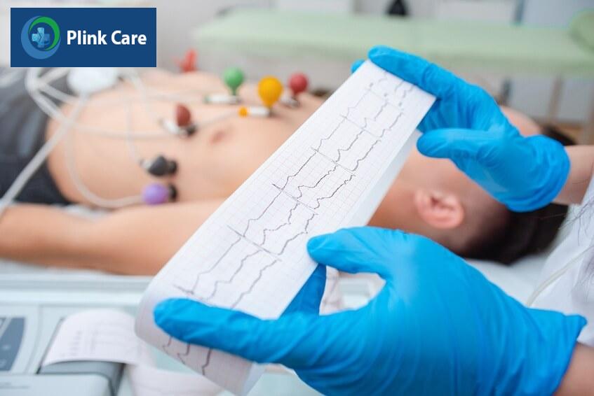 chẩn đoán toát mồ hôi lạnh chóng mặt buồn nôn