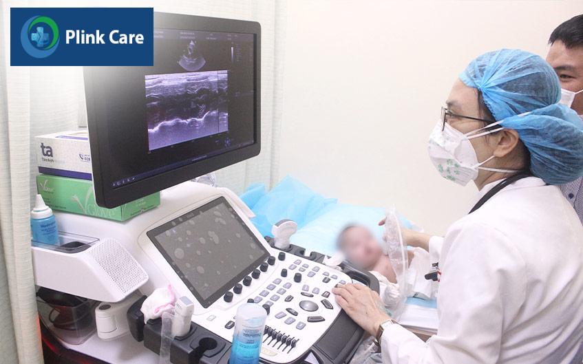 Siêu âm tim giúp phát hiện các bất thường về tim, giúp chẩn đoán hẹp eo động mạch chủ ở trẻ sơ sinh