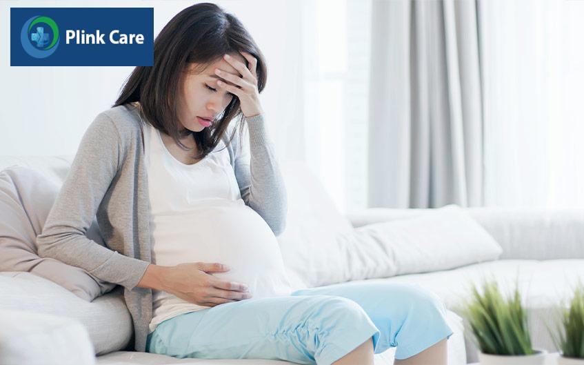 Mẹ bầu thường có các triệu chứng tim đập nhanh, khó thở, buồn nôn, chóng mặt do sự thay đổi hormone trong cơ thể