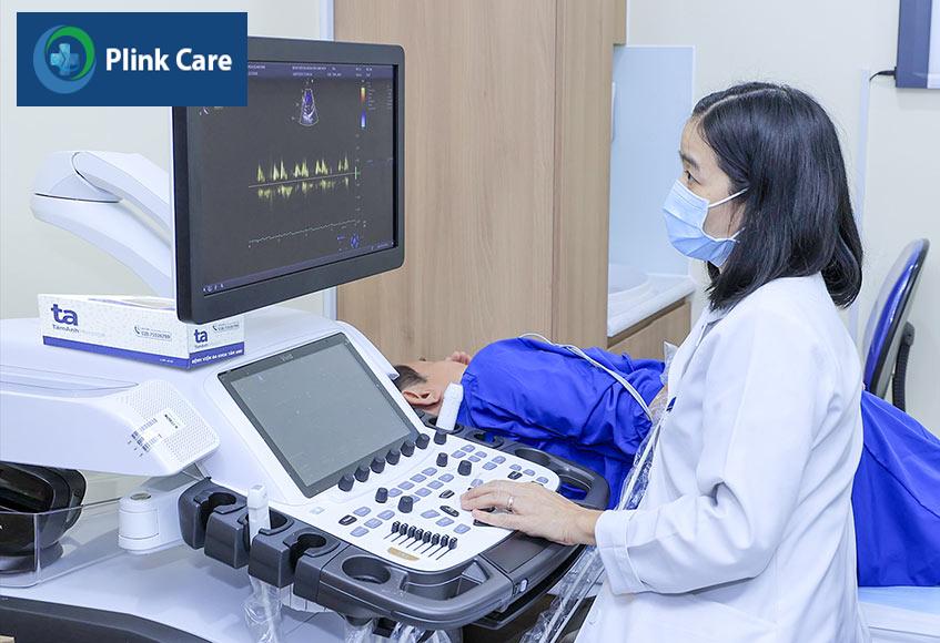 Bệnh nhân sau thay van tim cần tái khám theo định kỳ để bác sĩ kiểm tra tình trạng sức khỏe và kịp thời điều trị nếu có bất thường