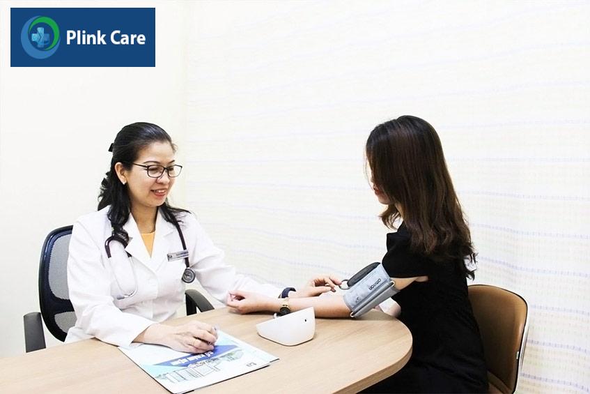 ThS.BS.CKII Huỳnh Thanh Kiều khám, tư vấn cho bệnh nhân tại phòng khám Suy tim, PlinkCare