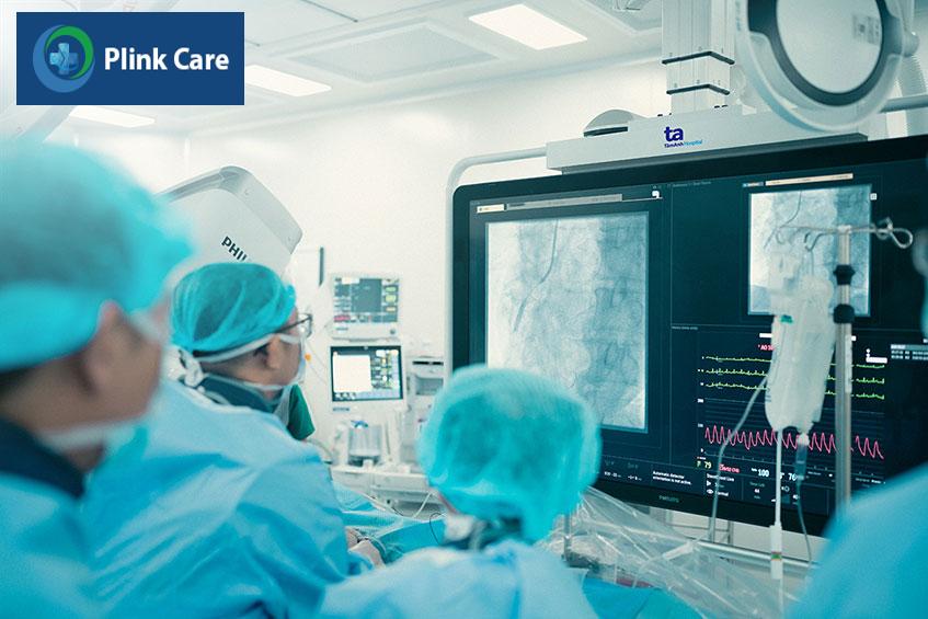 Các bác sĩ Trung tâm Tim mạch, Bệnh viện Tâm Anh đặt stent điều trị hội chứng vành cấp