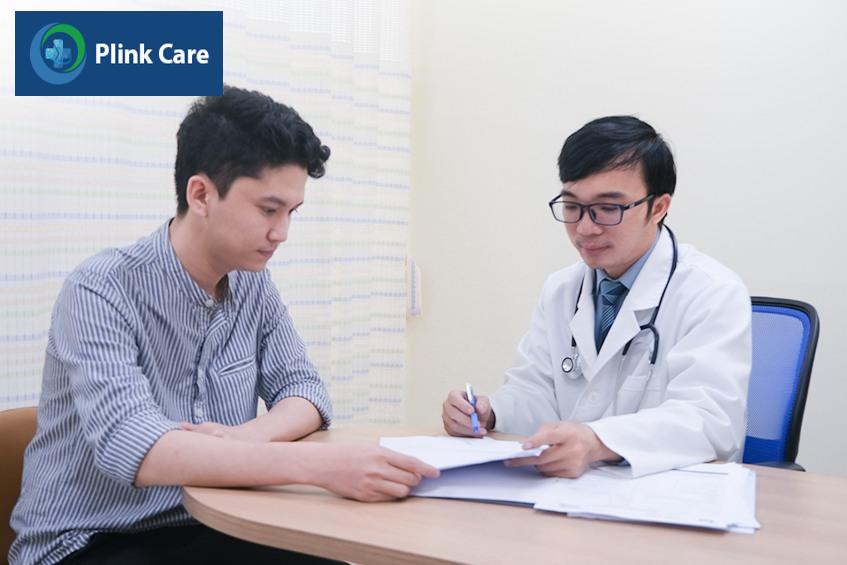 BS.CKI Đỗ Tiến Vũ đang tư vấn điều trị cho bạn