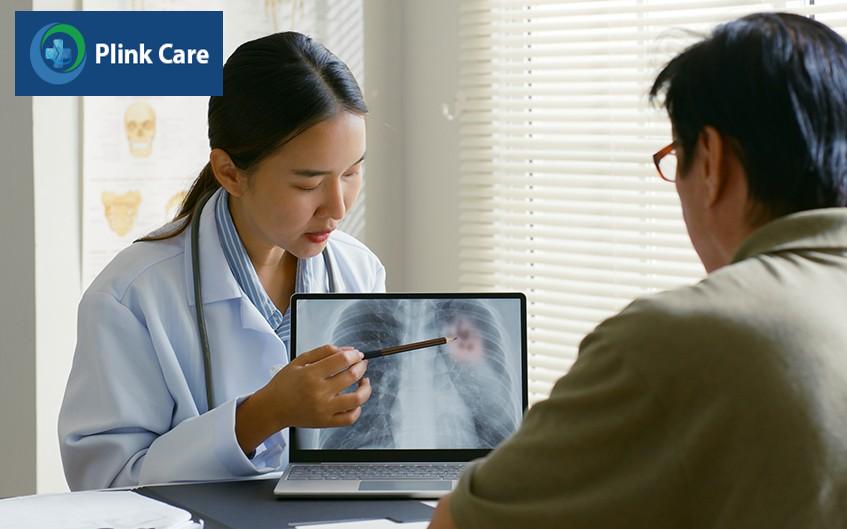 Bác sĩ tư vấn điều trị dựa trên kết quả thăm khám
