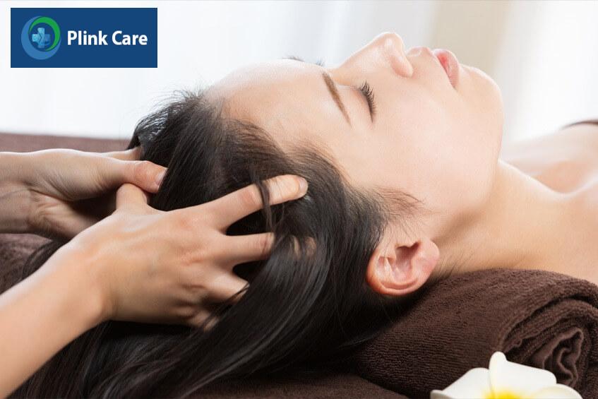 nằm massage giúp giảm đau đầu