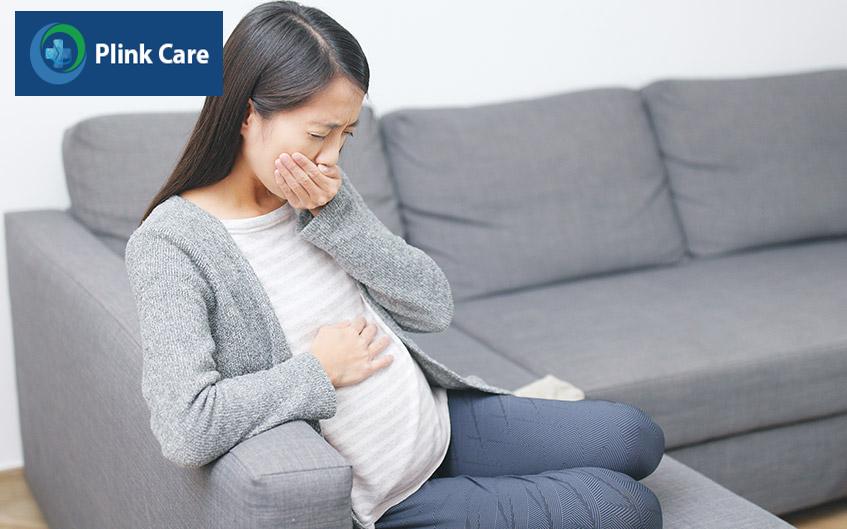 Các cơn ốm nghén nặng có thể làm tăng áp lực lên lồng ngực, dẫn đến hiện tượng đau vú khi có bầu
