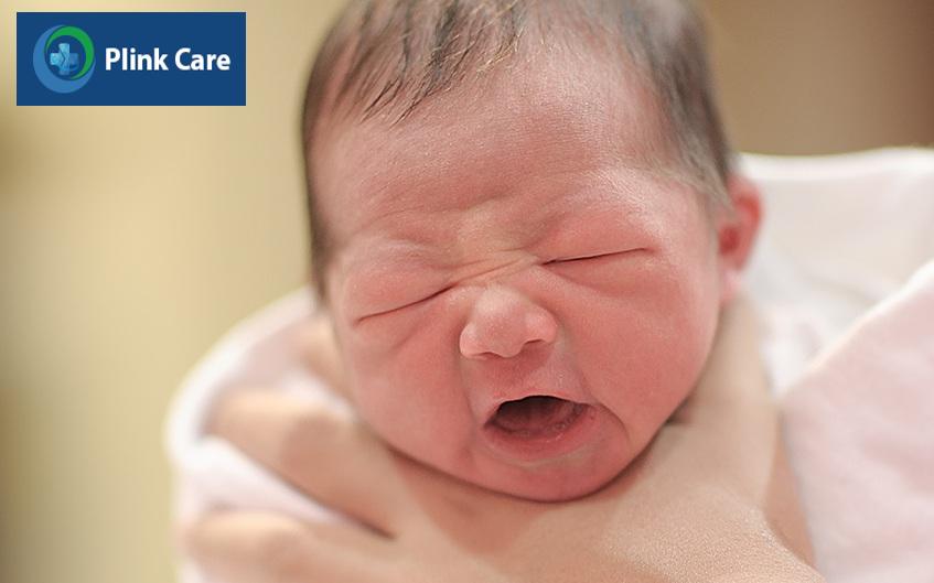 Trẻ bị sặc sữa sau khi bú
