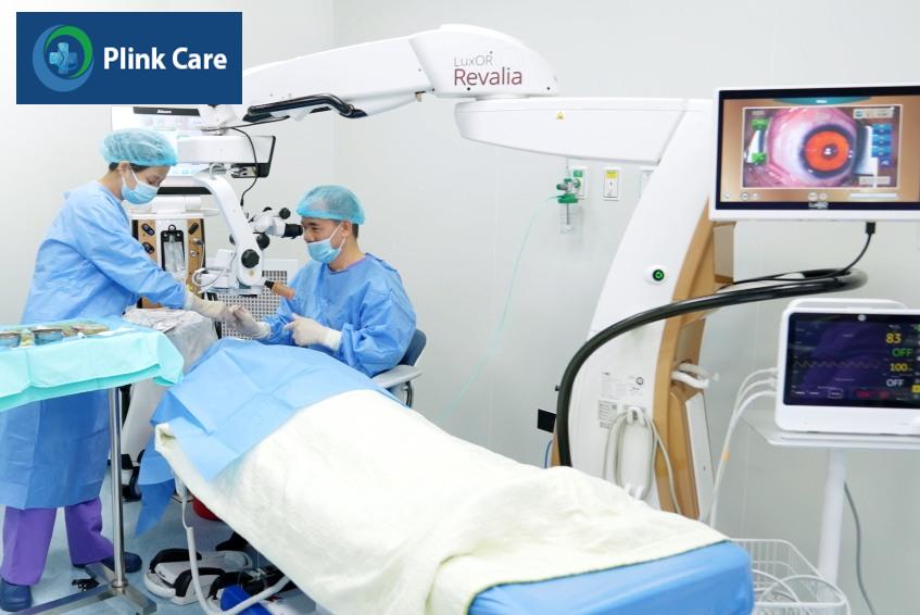 đặt thủy tinh thể nhân tạo