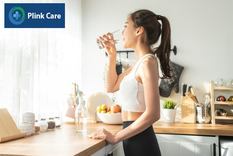 bị gan nên uống gì, nước lọc