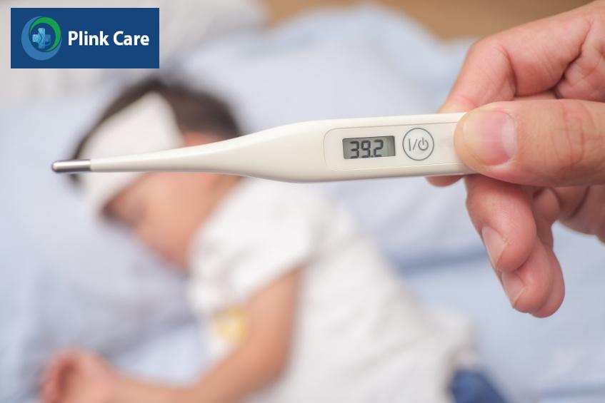 Sốt và nổi hạch cổ đều là các biểu hiện thường gặp