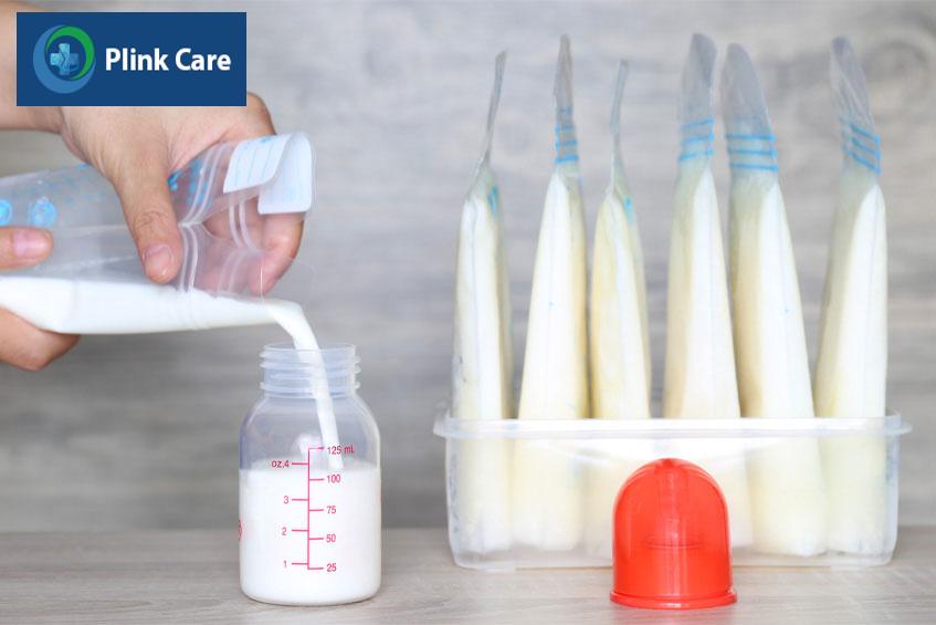 sữa mẹ vắt ra có thể cho trẻ bú ngay
